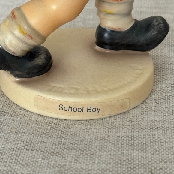 School Boy - Goebel M. I. Hummel Figurine #82 2/0 TMK6 - Picture 11 of 13